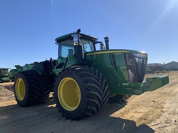 Image of John Deere 9520R equipment image 4