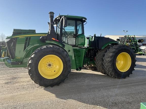 Image of John Deere 9520R equipment image 1