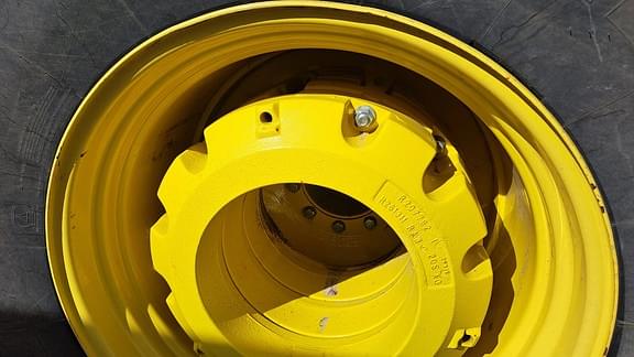 Image of John Deere 9520R equipment image 4