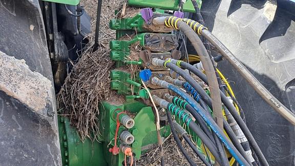 Image of John Deere 9520R equipment image 3