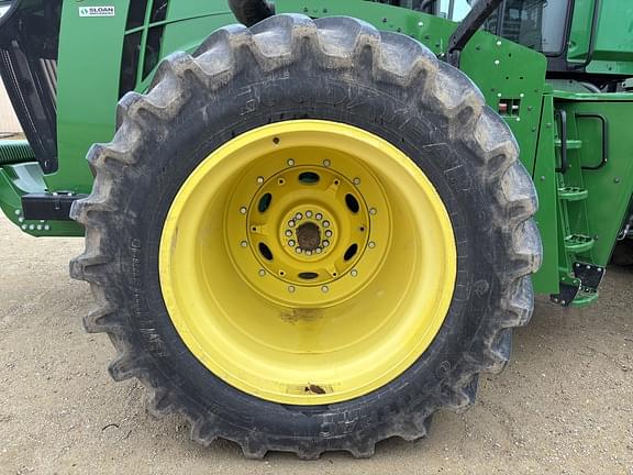 Image of John Deere 9520R equipment image 4