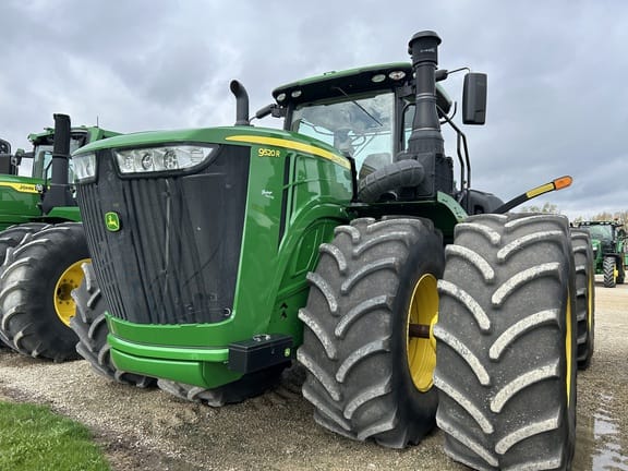 2021 John Deere 9520R Equipment Image0