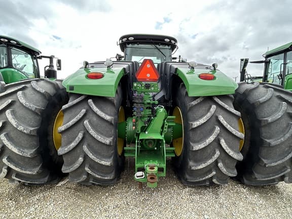 Image of John Deere 9520R equipment image 4