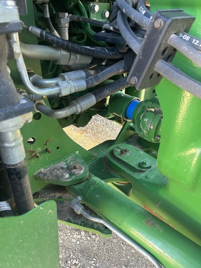 Image of John Deere 9620R equipment image 4