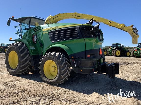 Image of John Deere 9700 equipment image 2