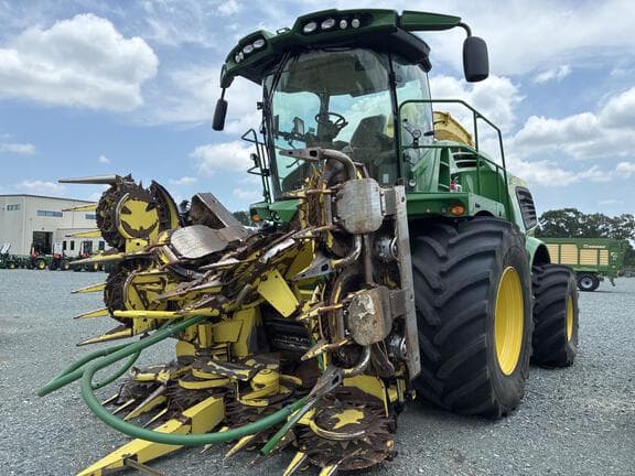 Image of John Deere 9700 equipment image 1