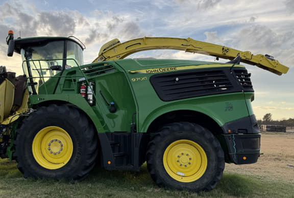 Image of John Deere 9700 Primary image