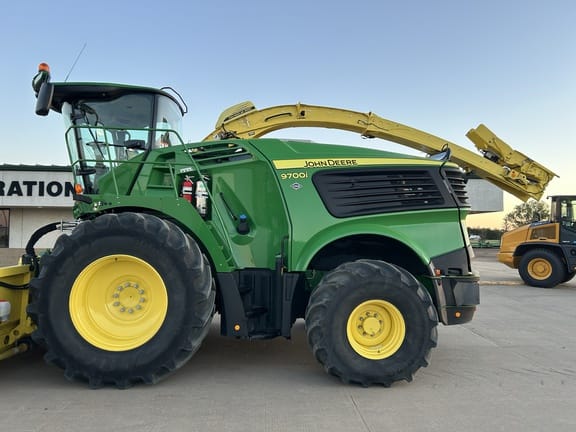 2021 John Deere 9700i Equipment Image0