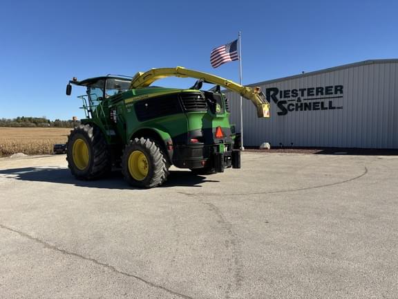 Image of John Deere 9700 equipment image 1