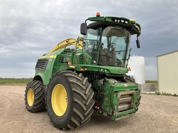 Image of John Deere 9800 equipment image 1