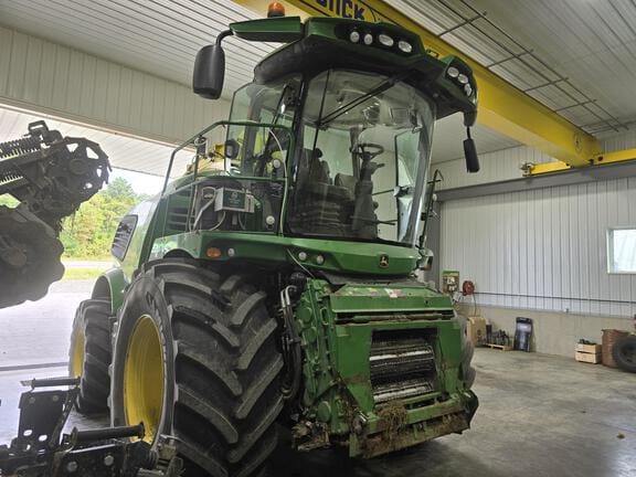 2021 John Deere 9800 Equipment Image0
