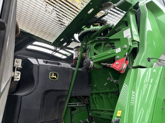 Image of John Deere 9800 equipment image 3