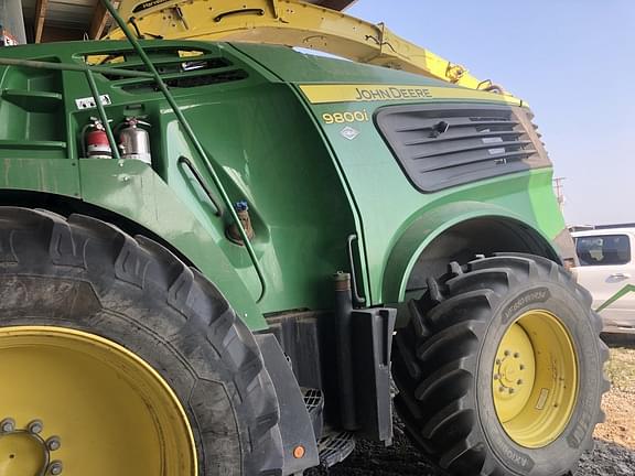 Image of John Deere 9800i equipment image 1