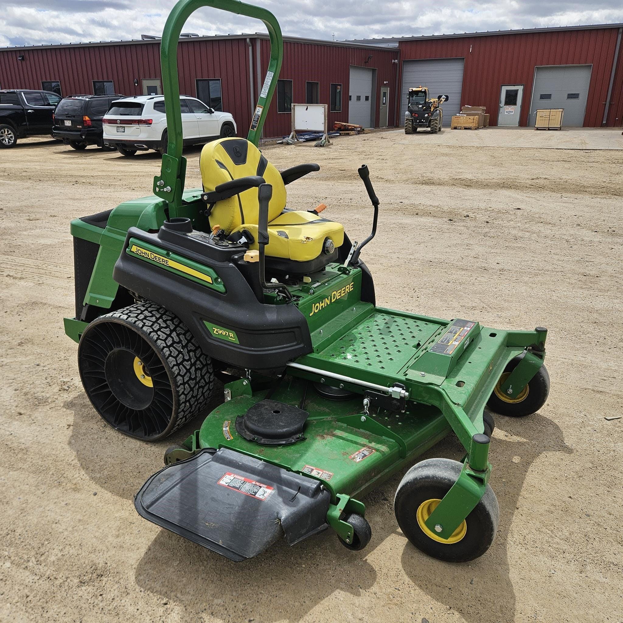 2021 John Deere 997 Equipment Image0