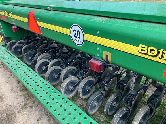 Image of John Deere BD1113 equipment image 4