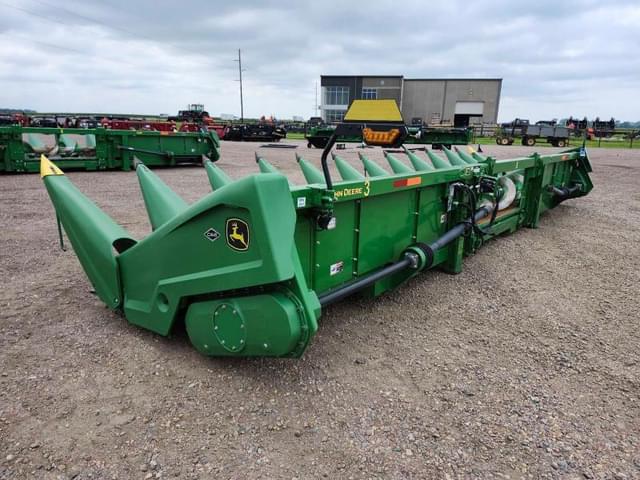 Image of John Deere C12R equipment image 3