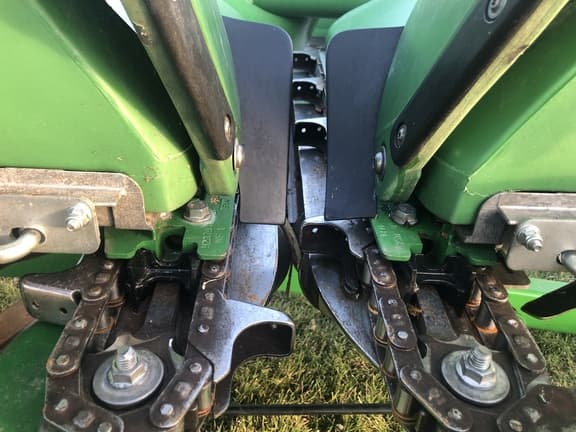 Image of John Deere C12F Image 1