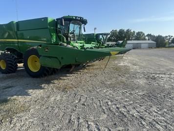 Main image John Deere C12F