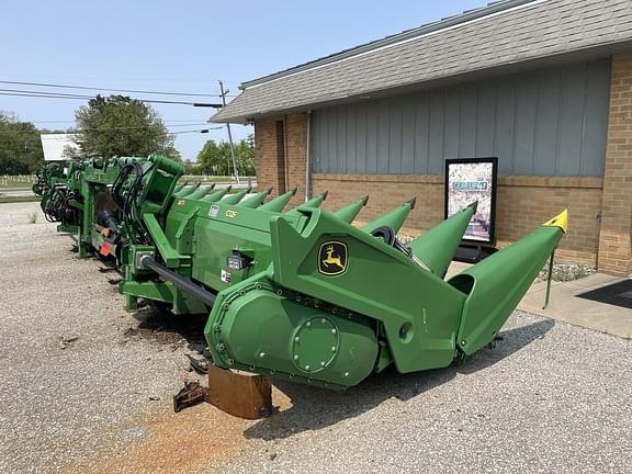 Image of John Deere C12F equipment image 1