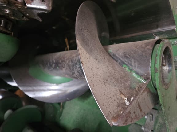 Image of John Deere C12F equipment image 4