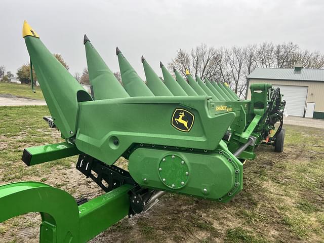 Image of John Deere C12F equipment image 1