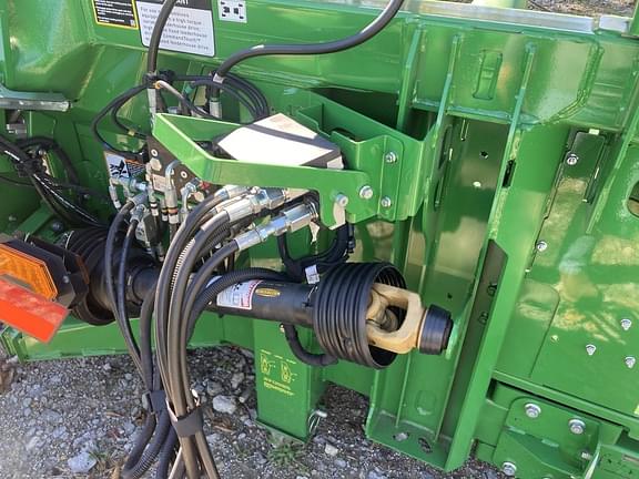 Image of John Deere C12F equipment image 4