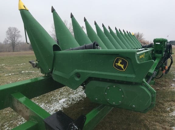 Main image John Deere C12F