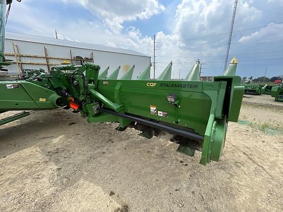 Image of John Deere C12F equipment image 3