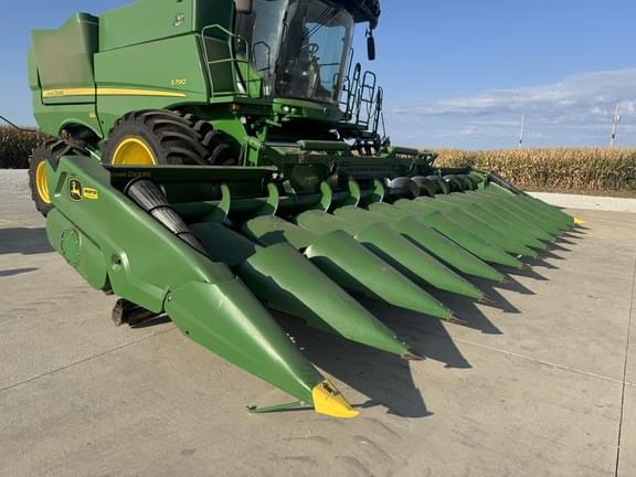 Image of John Deere C12F equipment image 1