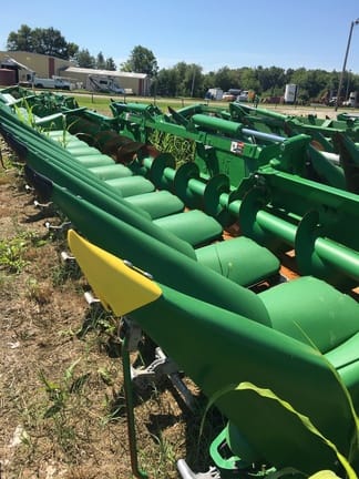 Main image John Deere C12F