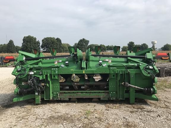 Image of John Deere C12F equipment image 3