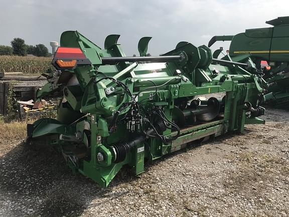 Image of John Deere C12F equipment image 4