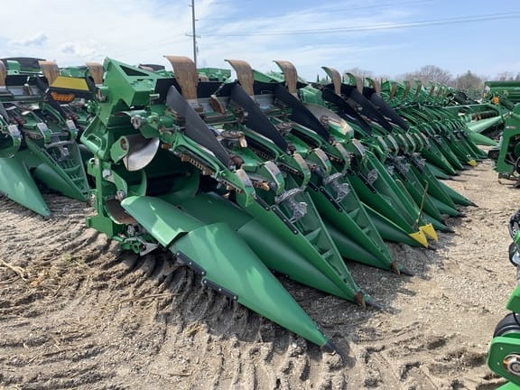 Main image John Deere C12F