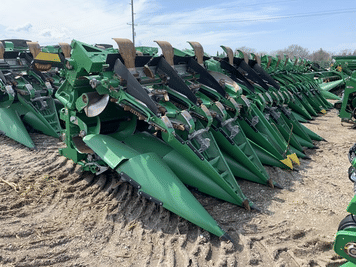 Main image John Deere C12F