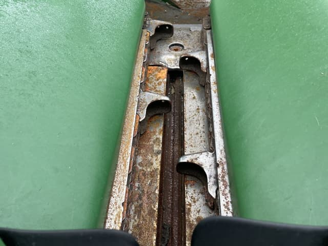 Image of John Deere C12F equipment image 4