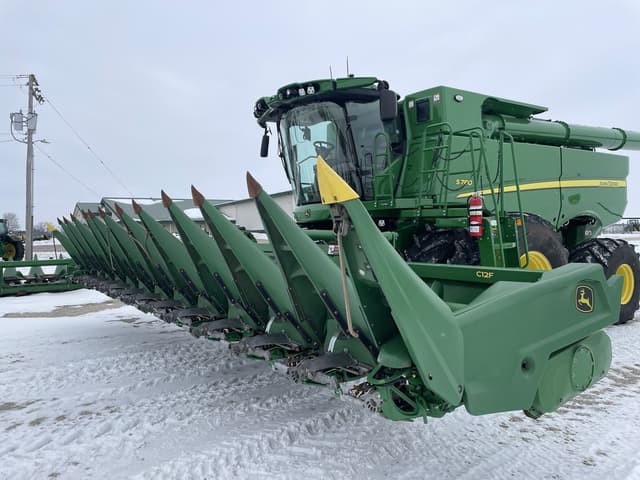 Image of John Deere C12F equipment image 2