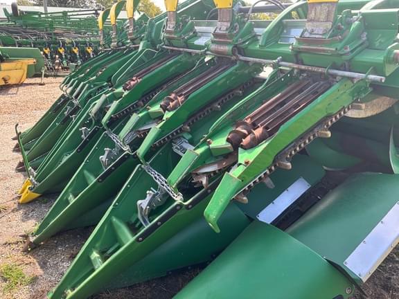 Image of John Deere C12F equipment image 1