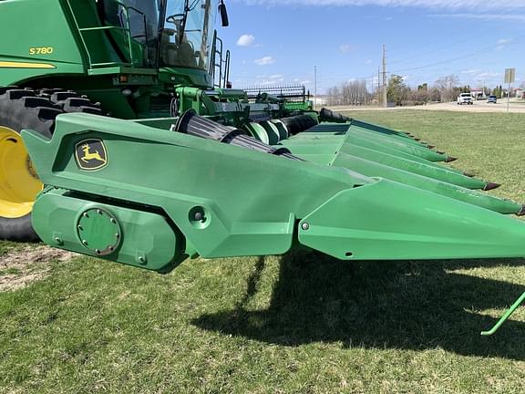 Image of John Deere C12F equipment image 2