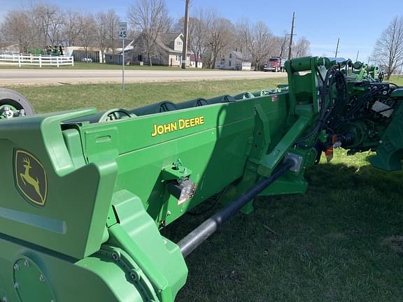 Image of John Deere C12F equipment image 2