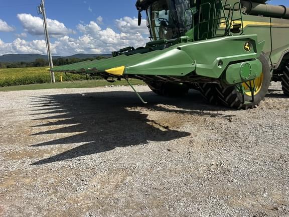 Image of John Deere C12F equipment image 2