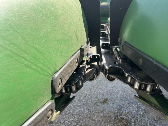 Image of John Deere C12F equipment image 4