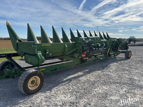 Image of John Deere C12F equipment image 2