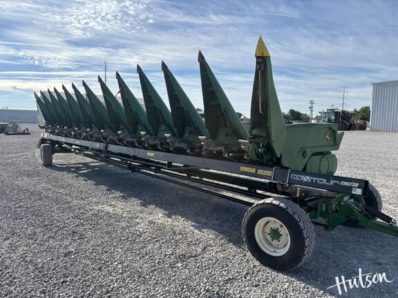 Image of John Deere C12F equipment image 4