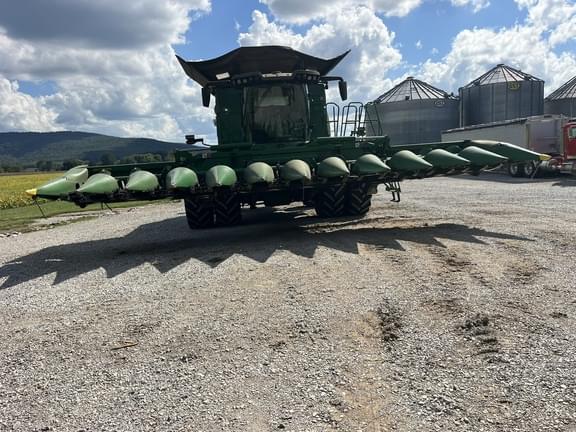 Image of John Deere C12F equipment image 3