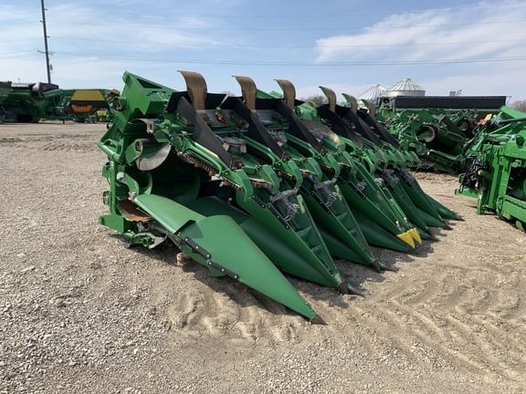 Main image John Deere C12F