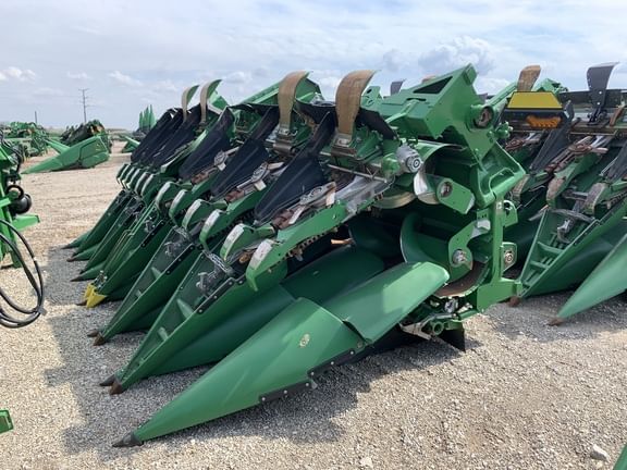 Main image John Deere C12F