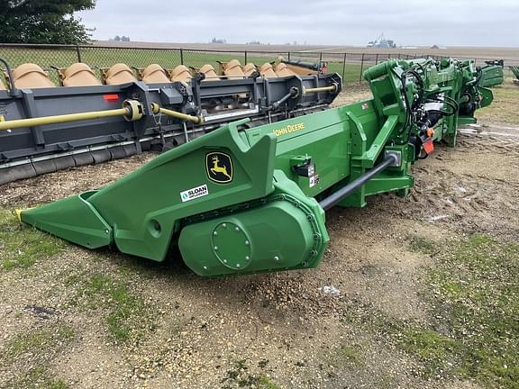 Image of John Deere C12F equipment image 1