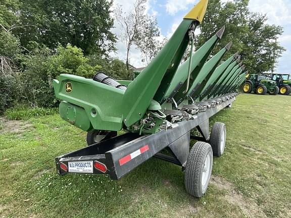 Image of John Deere C12F equipment image 3