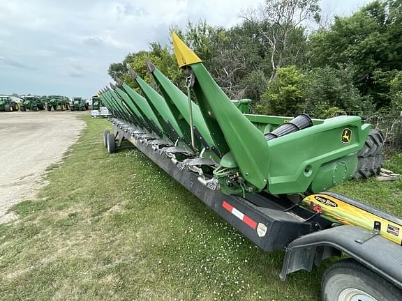 Image of John Deere C12F equipment image 2