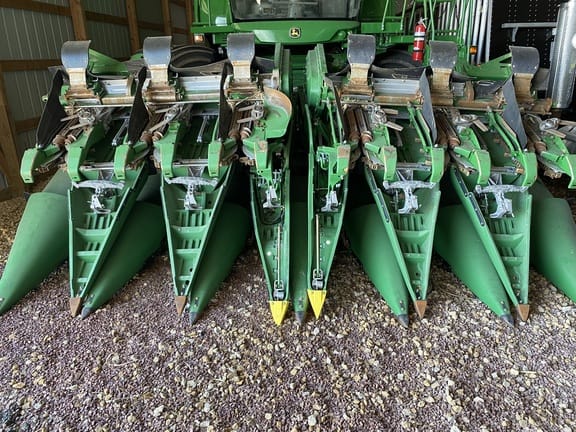 Main image John Deere C12F